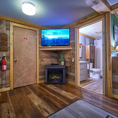 Steps From Downtown Pigeon Forge Parkway + Private Hottub And Firepit - Wifi - Firefly Bungalows Zewnętrze zdjęcie