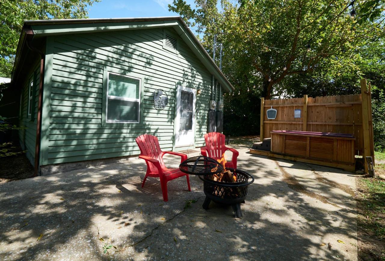 Steps From Downtown Pigeon Forge Parkway + Private Hottub And Firepit - Wifi - Firefly Bungalows Zewnętrze zdjęcie