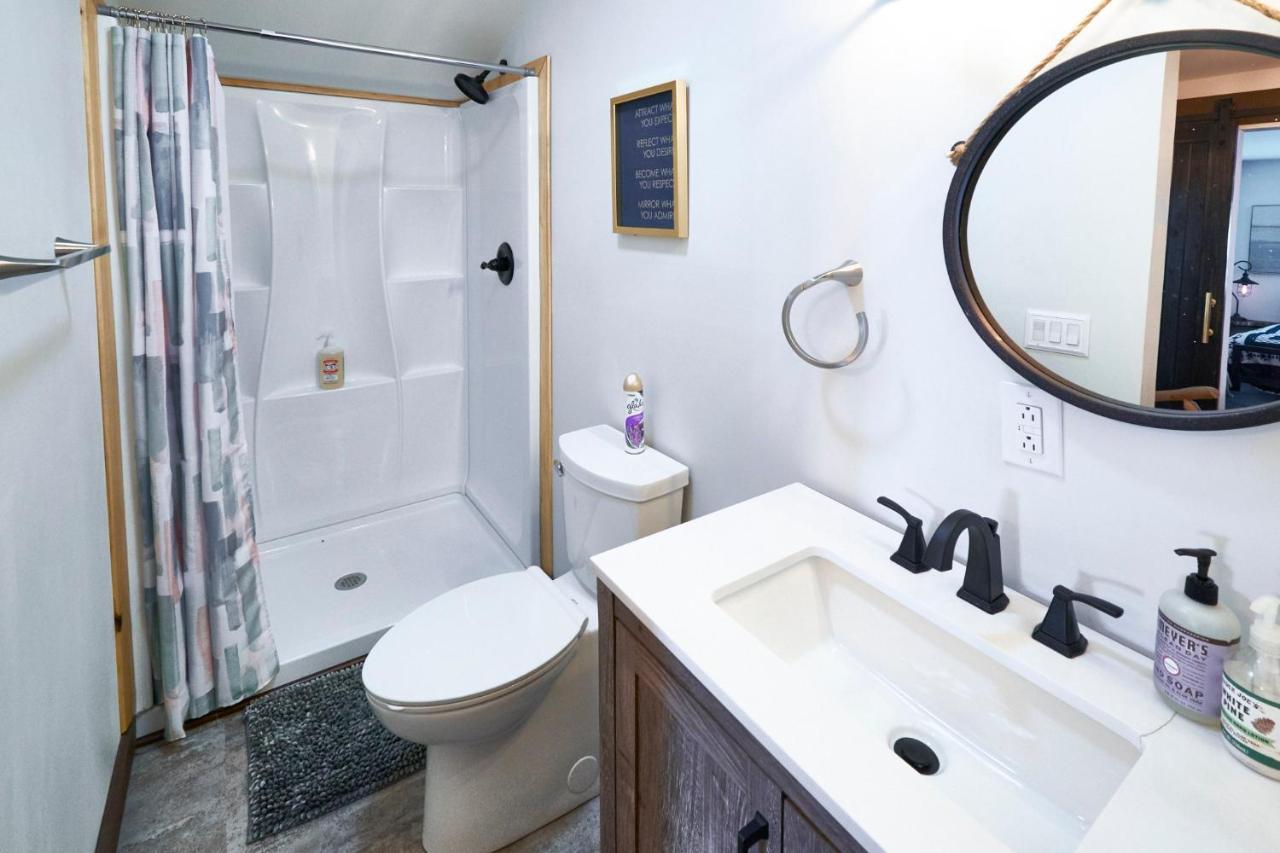 Steps From Downtown Pigeon Forge Parkway + Private Hottub And Firepit - Wifi - Firefly Bungalows Zewnętrze zdjęcie