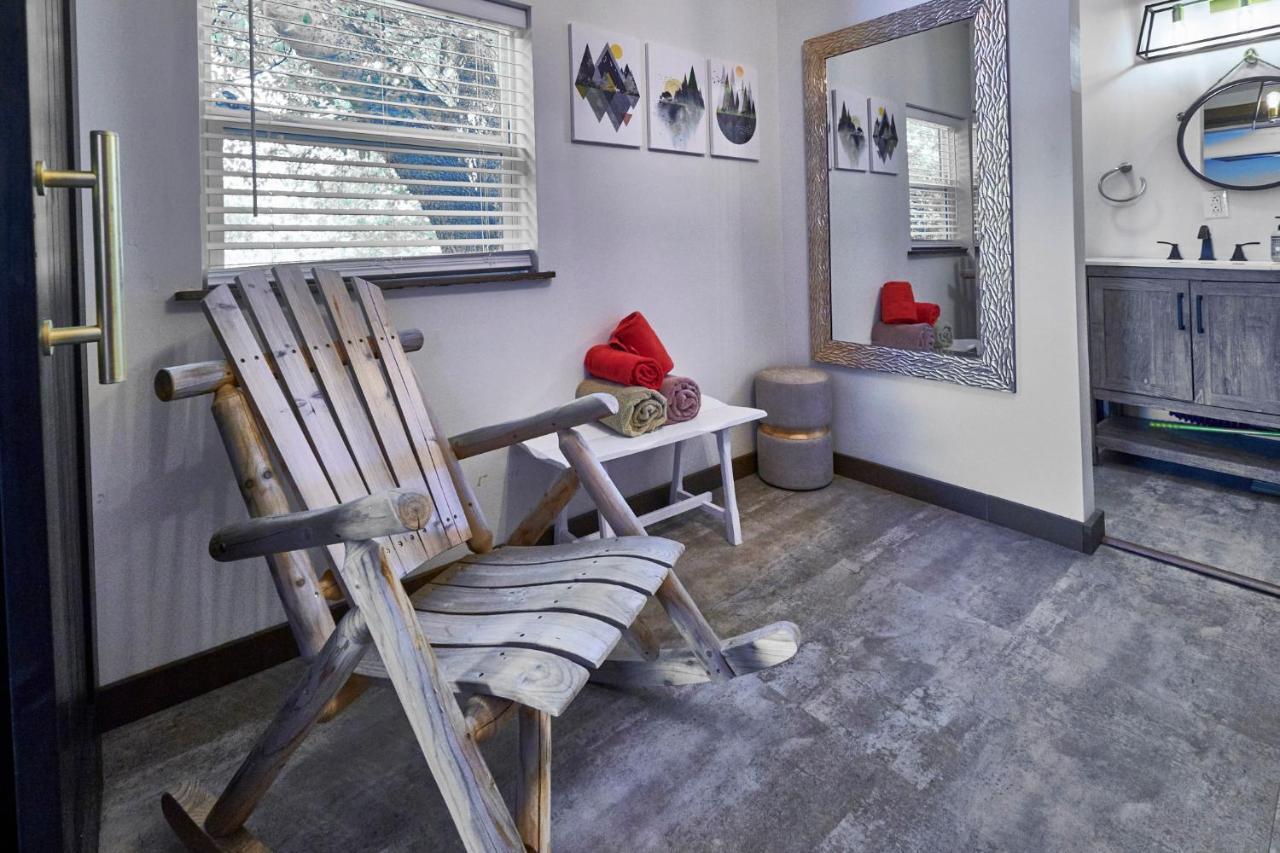 Steps From Downtown Pigeon Forge Parkway + Private Hottub And Firepit - Wifi - Firefly Bungalows Zewnętrze zdjęcie