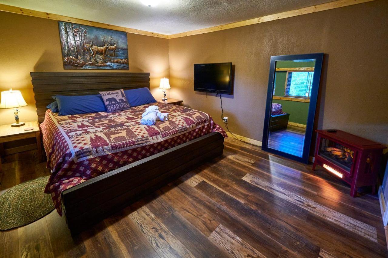 Steps From Downtown Pigeon Forge Parkway + Private Hottub And Firepit - Wifi - Firefly Bungalows Zewnętrze zdjęcie