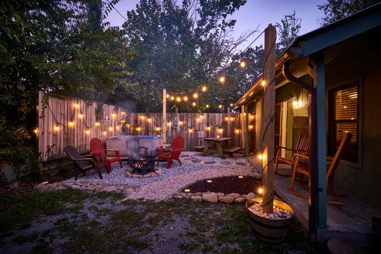 Steps From Downtown Pigeon Forge Parkway + Private Hottub And Firepit - Wifi - Firefly Bungalows Zewnętrze zdjęcie